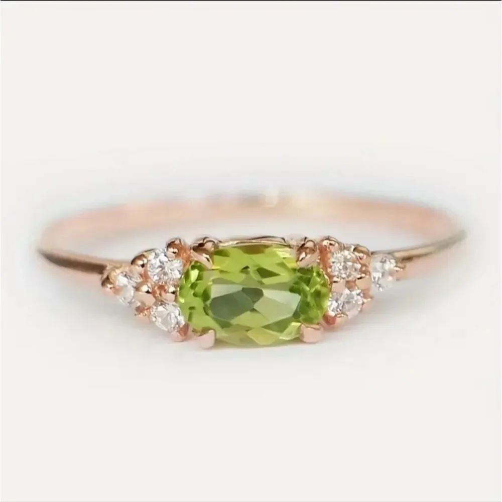Exquisite Vintage Style Elegant Halo Ring Inlaid Oval Cut